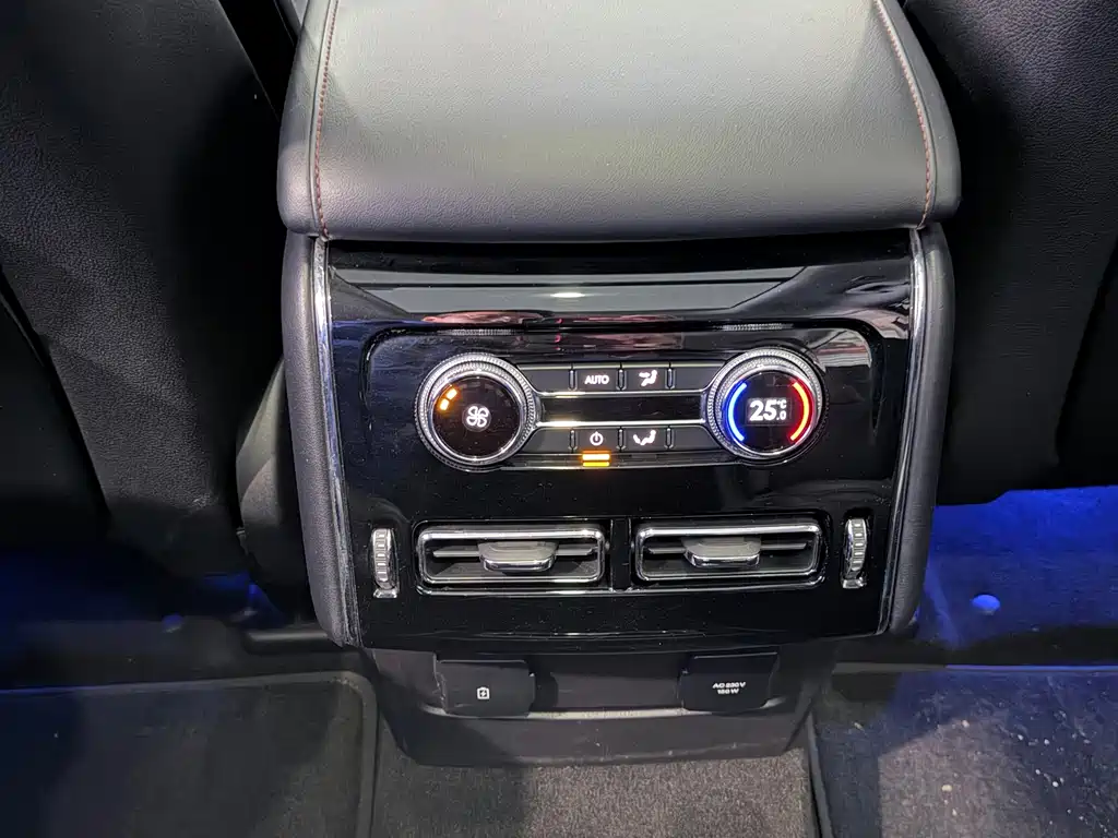 Lincoln Aviator — миниатюра 16