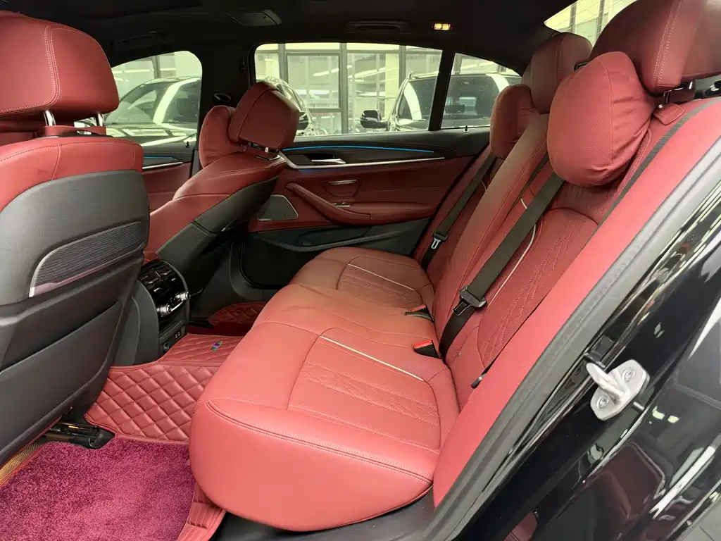 BMW 5 Series — миниатюра 6