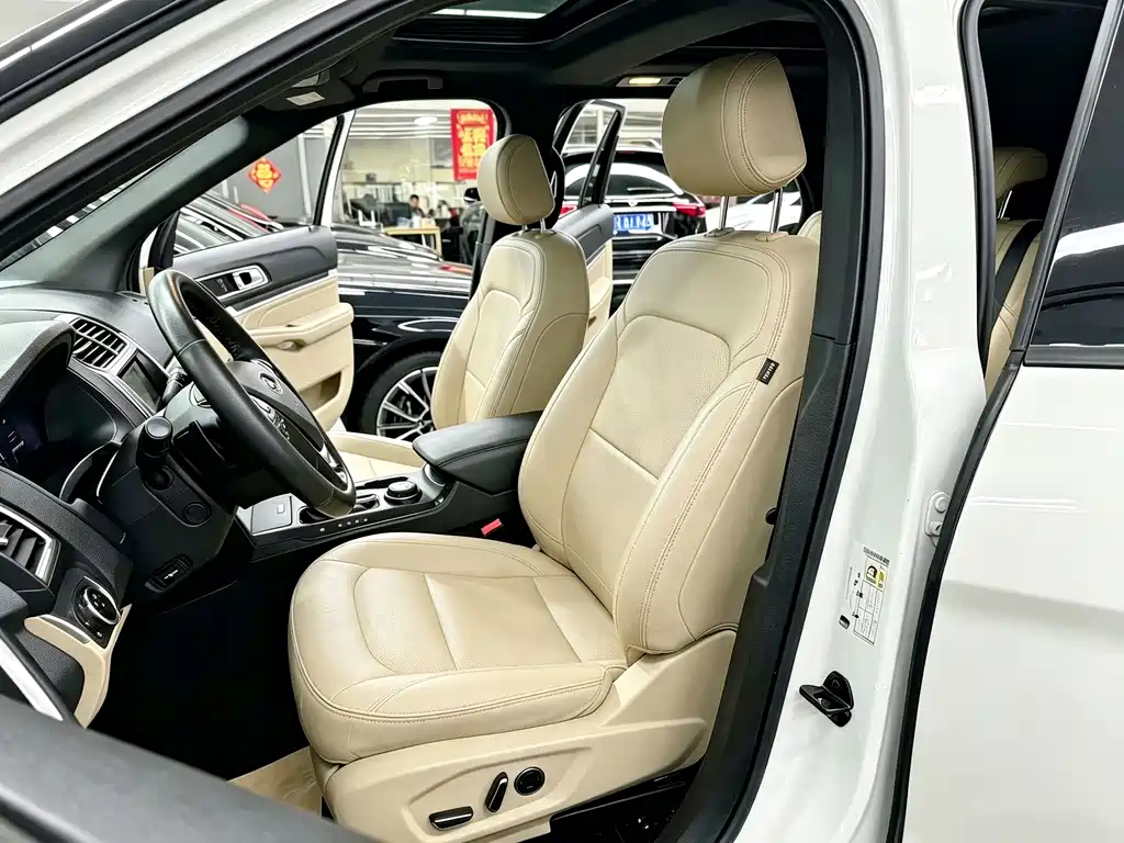 Ford Explorer (Import) — миниатюра 16