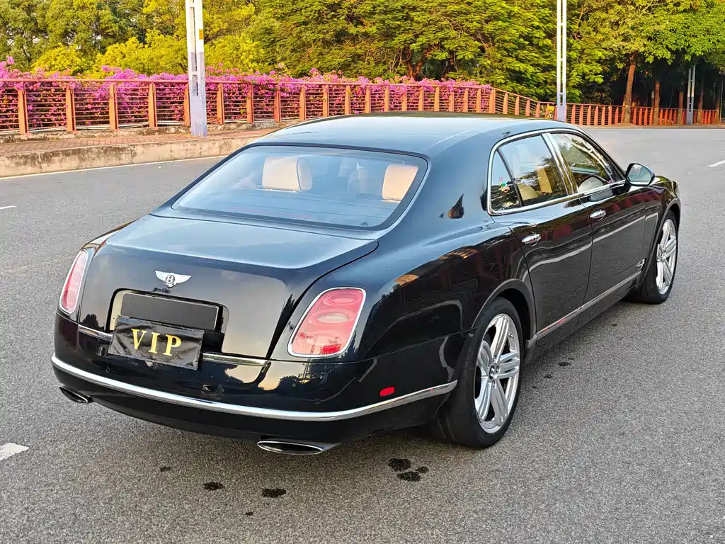 Bentley Mulsanne — миниатюра 6