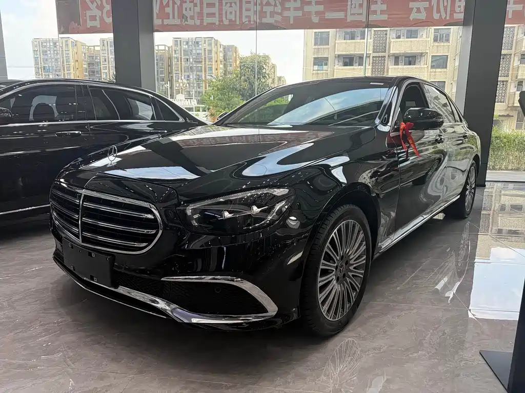 2021 Mercedes-Benz E-klasse - zdjęcie 1 z 10