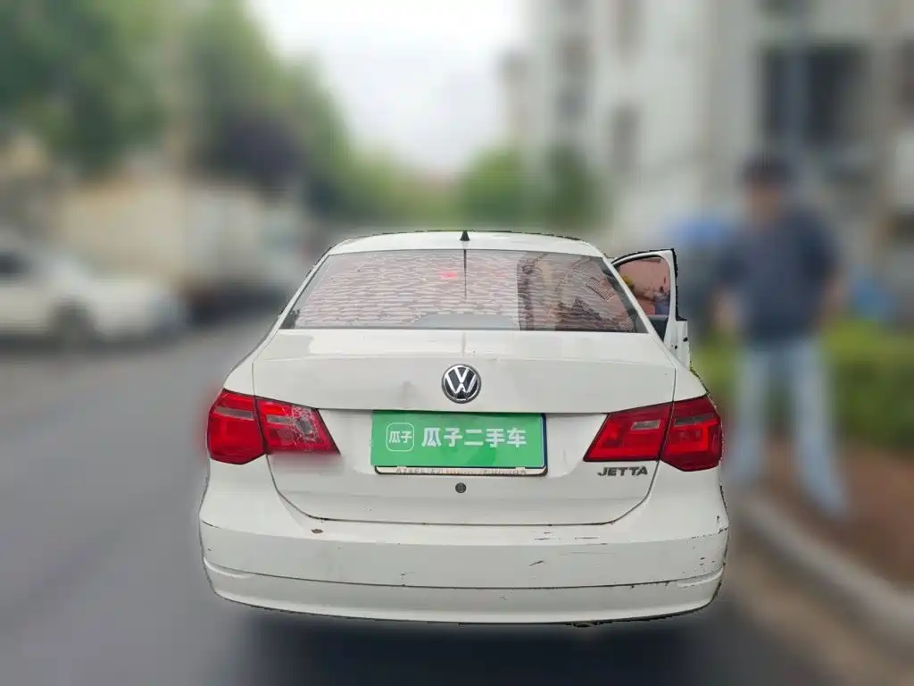 Volkswagen Jetta 2013 1.6L MT Fashion