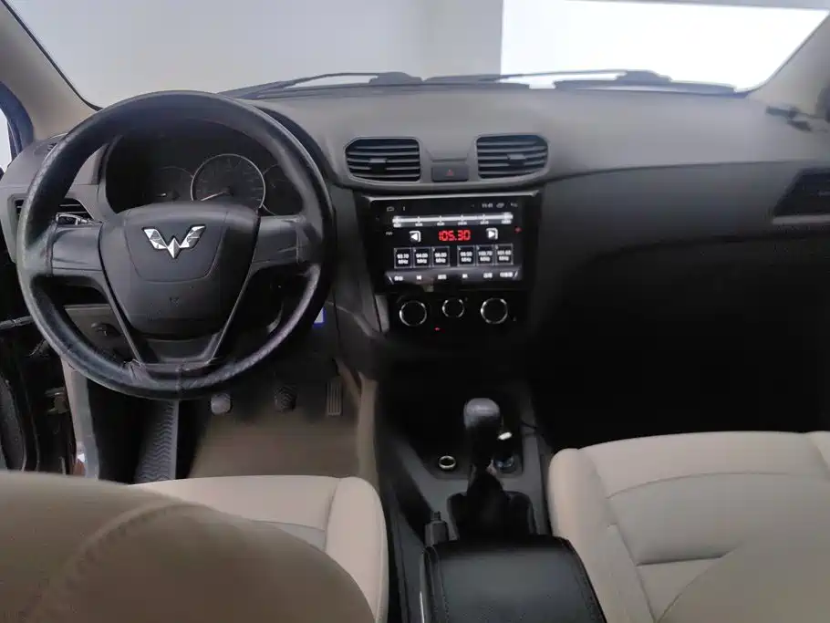 Wuling Hongguang — миниатюра 12