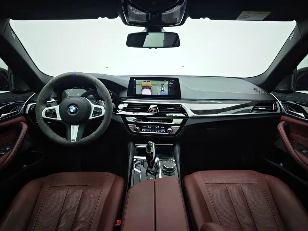 BMW 5 Series — миниатюра 12