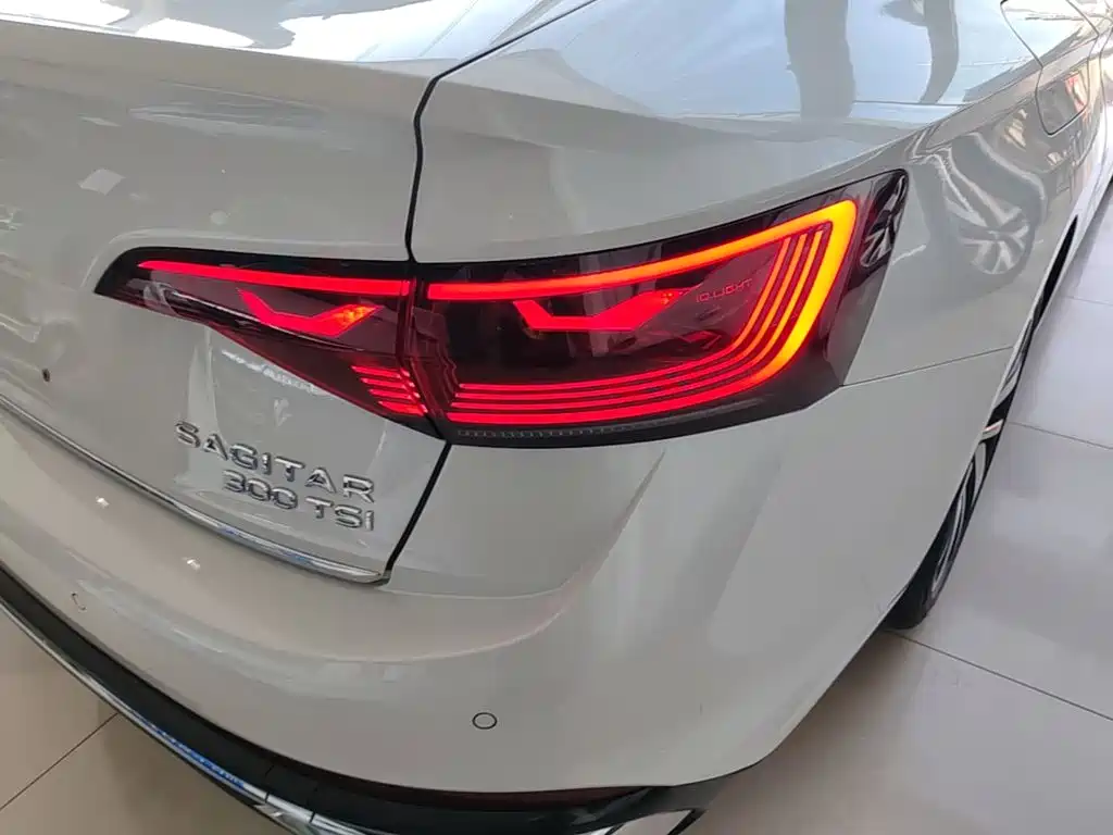 Volkswagen Sagitar — миниатюра 8