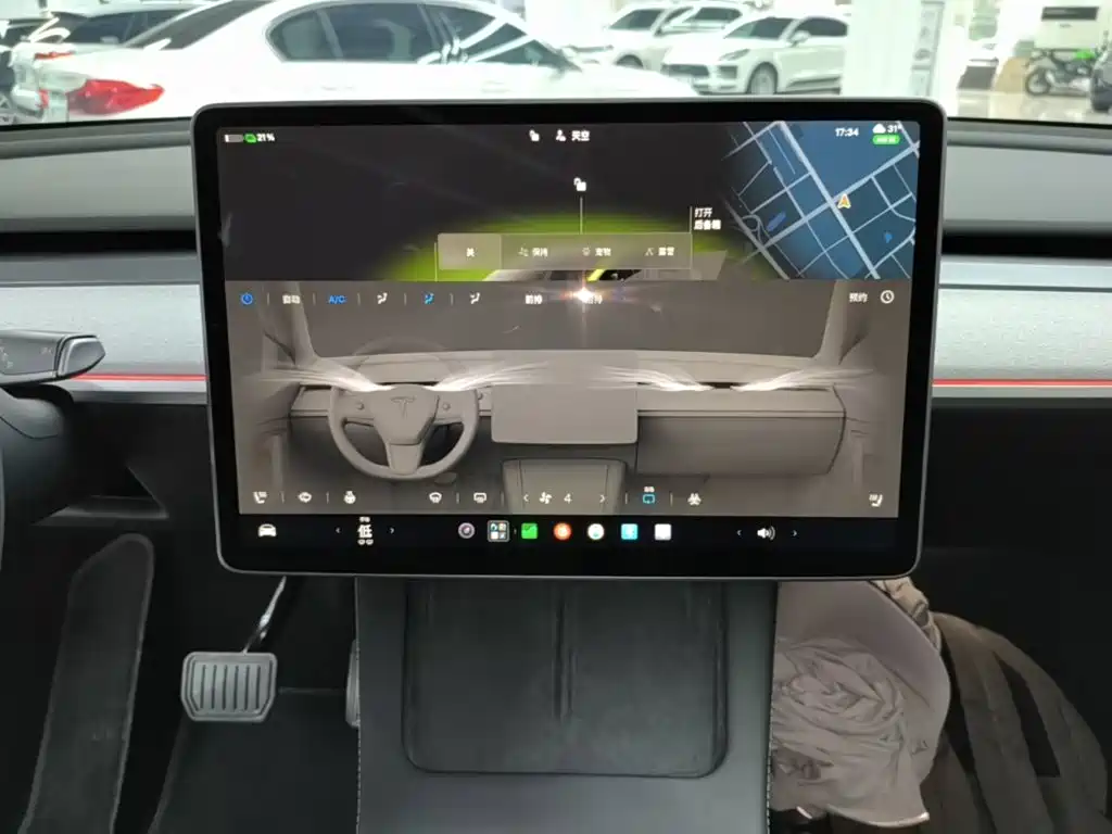 Tesla Model Y — миниатюра 13