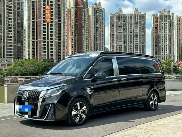 2025 Mercedes-Benz E-klasse AMG