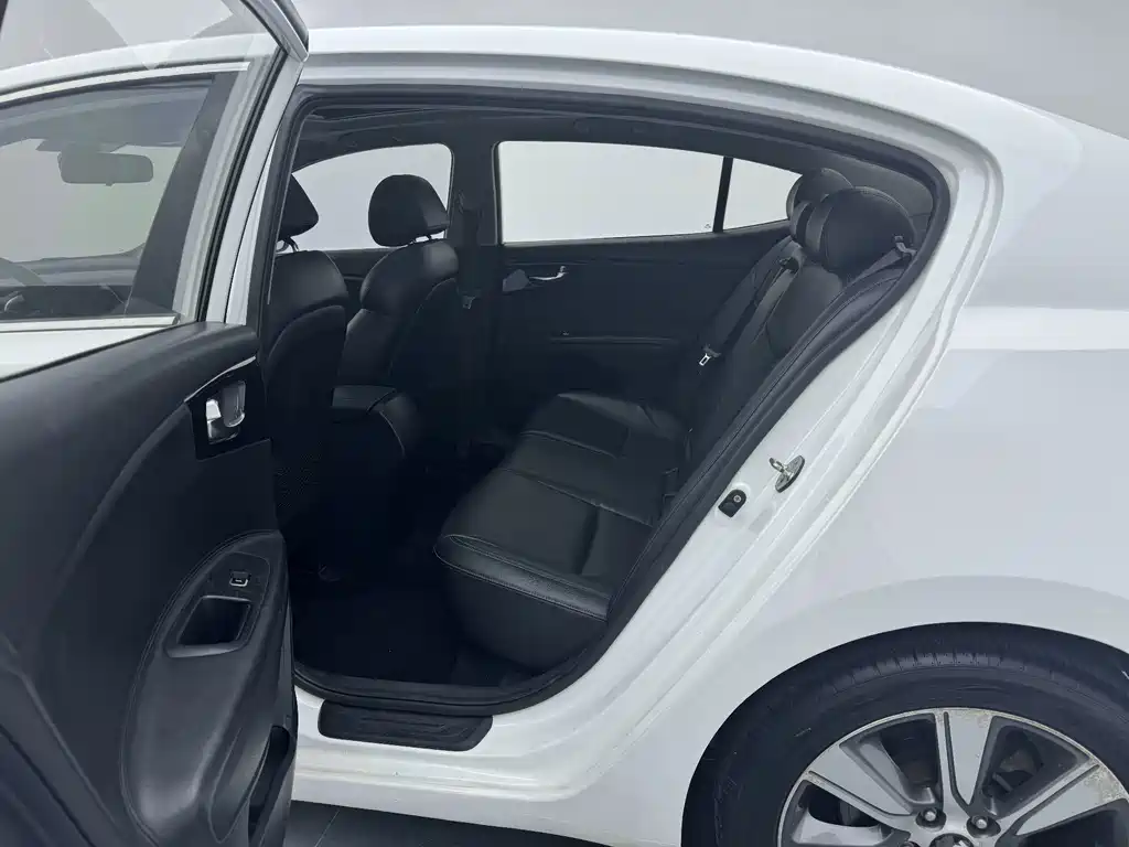 Kia K4 — миниатюра 15