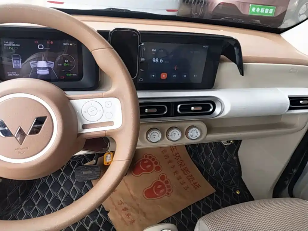 Wuling MINIEV — миниатюра 13