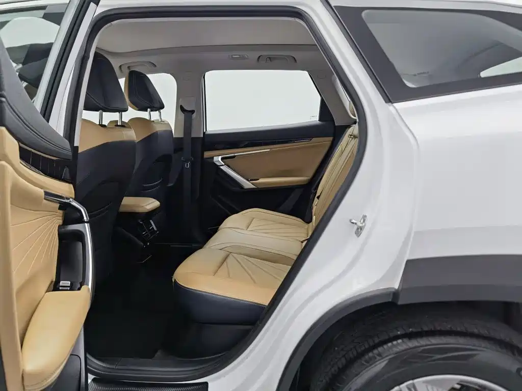 Geely Boyue L — миниатюра 15