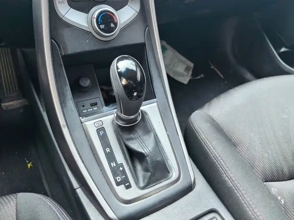 Hyundai Elantra Langdong — миниатюра 7