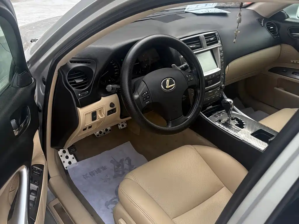 Lexus IS — миниатюра 3