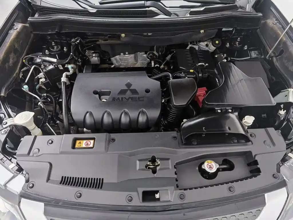 Mitsubishi Outlander — миниатюра 6