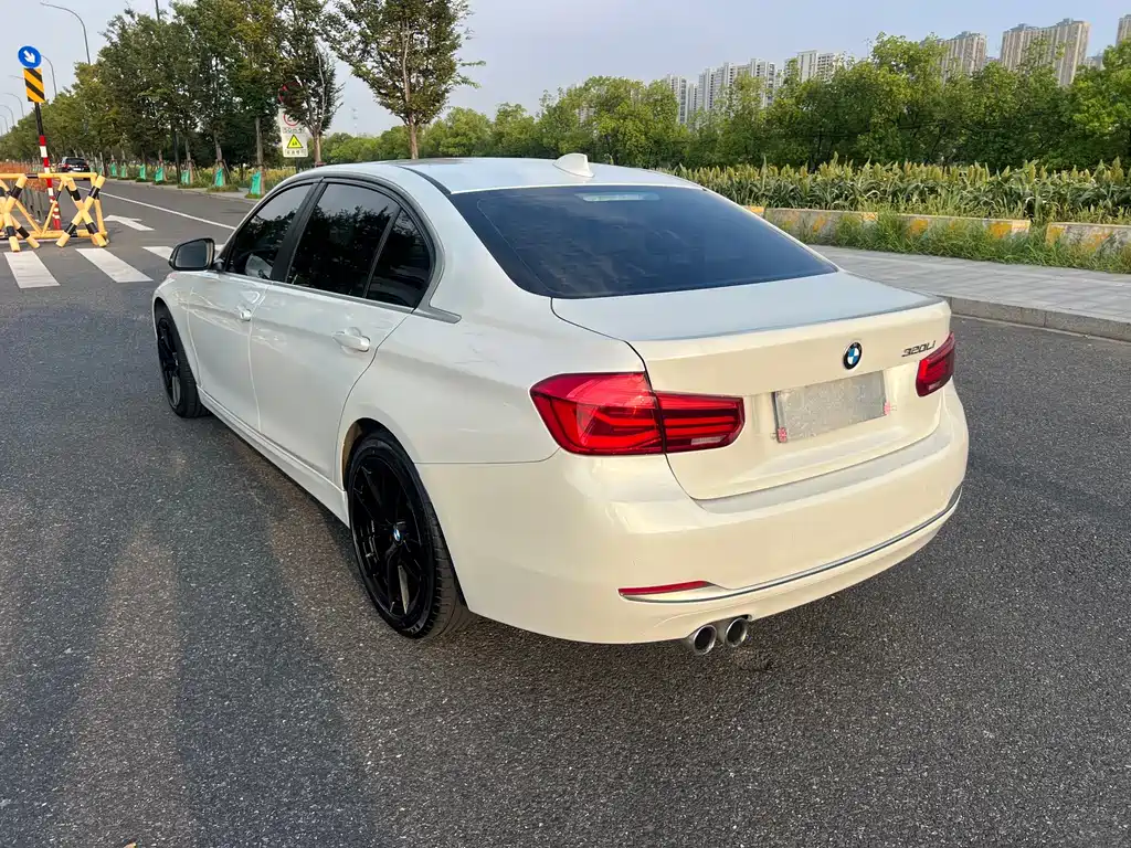 BMW 3 Series — миниатюра 5