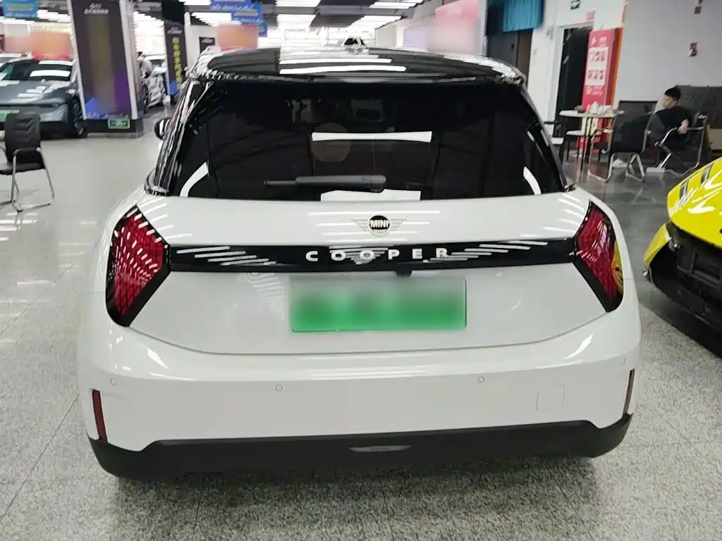 Mini COOPER 2025 456km COOPER E