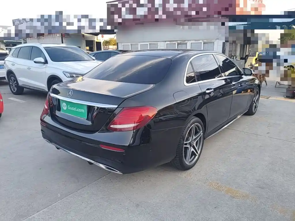 Mercedes-Benz E-Class — миниатюра 7