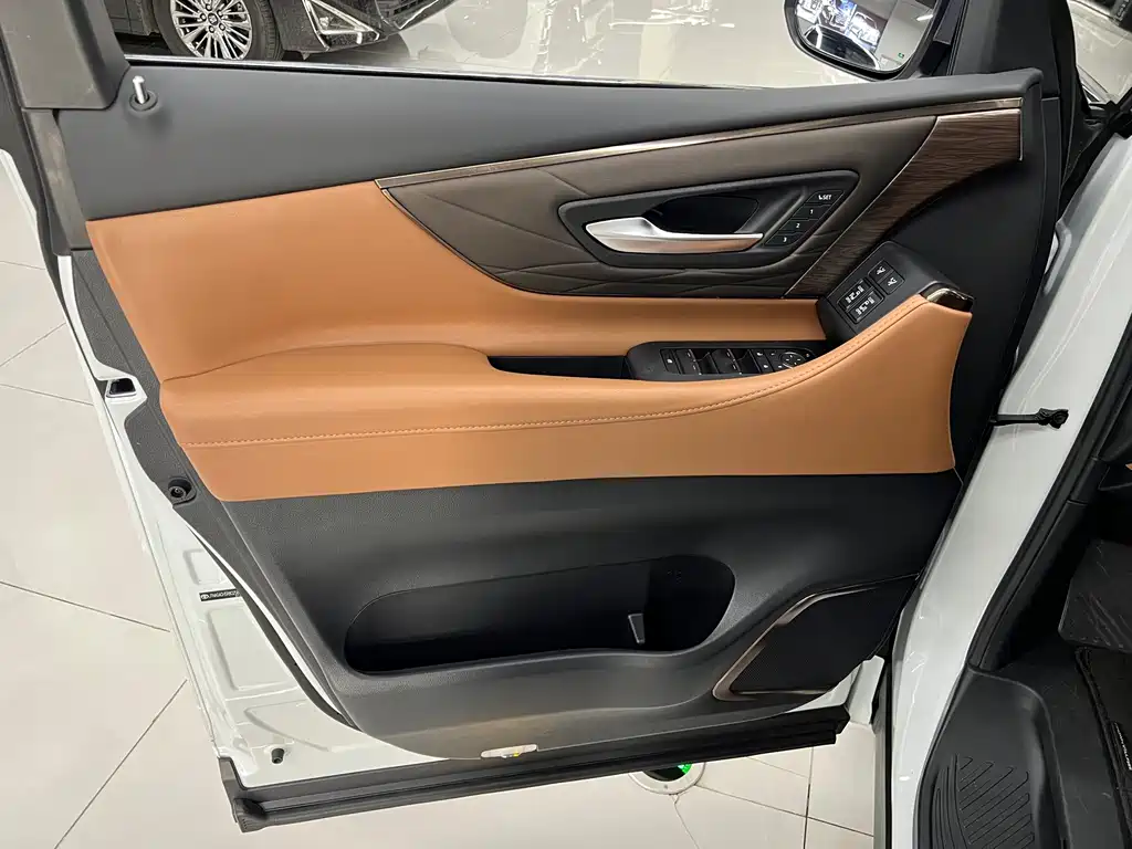 Toyota Vellfire — фотографии объявления, Фото 17