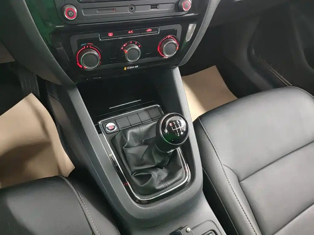Volkswagen Sagitar — миниатюра 14