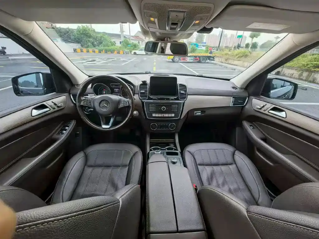 Mercedes-Benz GLE (Import) — миниатюра 4