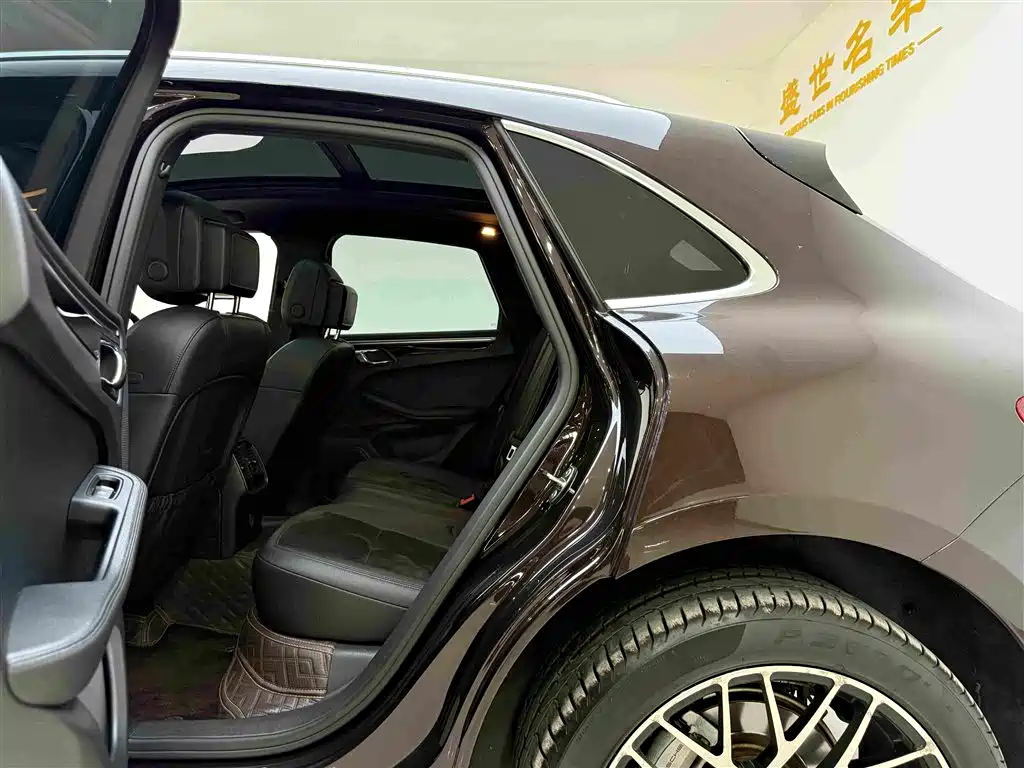 Porsche Macan — миниатюра 4
