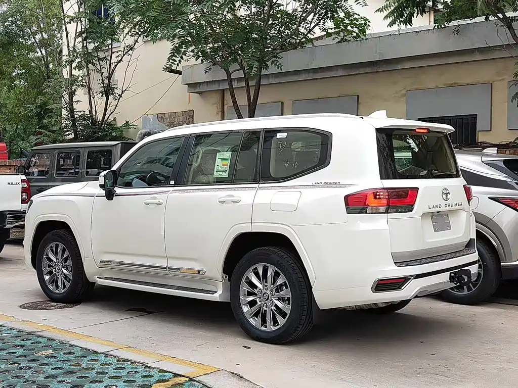 Toyota Land Cruiser — миниатюра 6