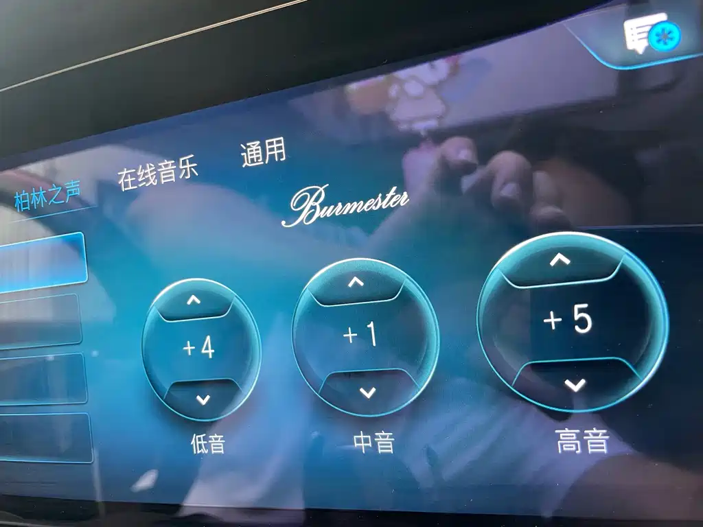 Mercedes-Benz E-Class — миниатюра 12