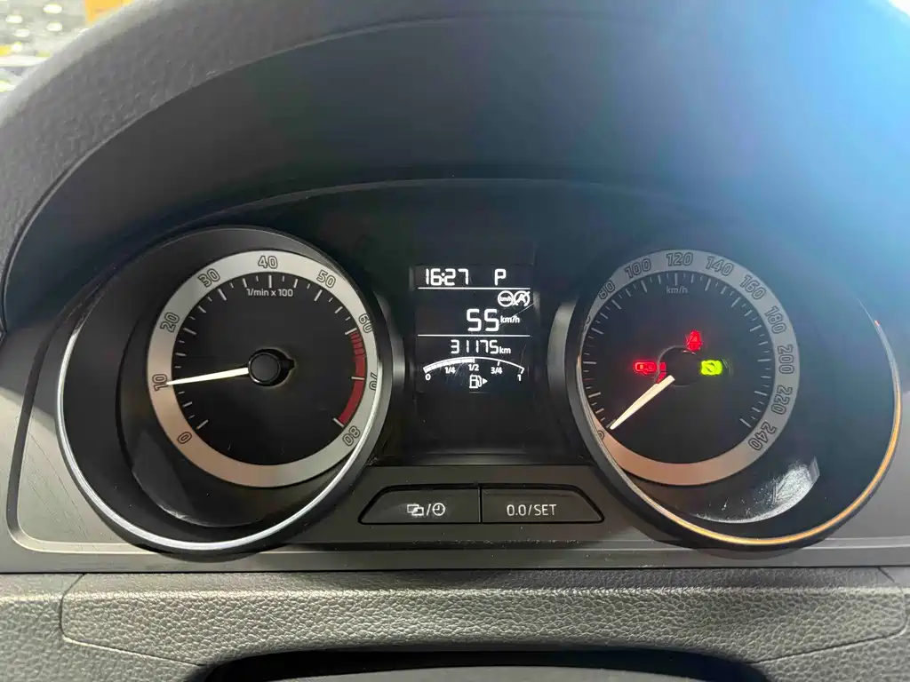 Skoda Rapid Spaceback — миниатюра 8
