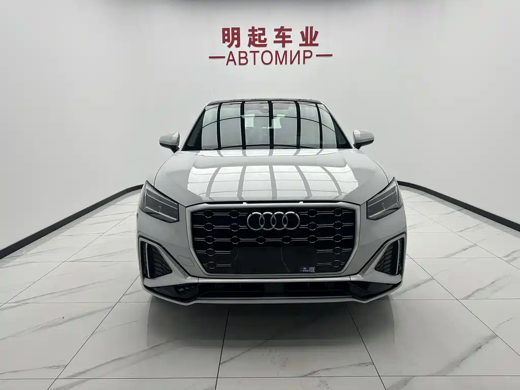Audi Q2L 2022 35 TFSI Fashion