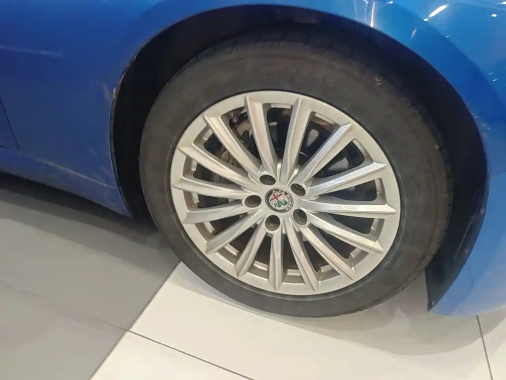 Alfa Romeo Giulia — миниатюра 14