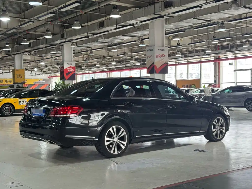Mercedes-Benz E-Class — миниатюра 5