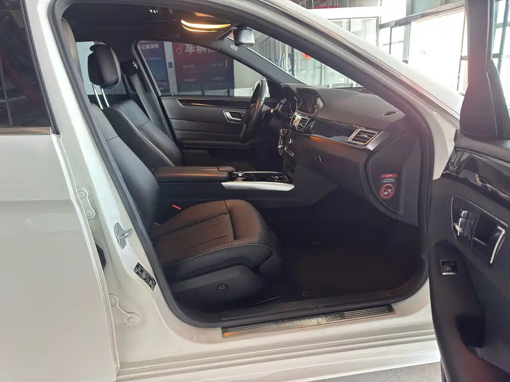 Mercedes-Benz E-Class — миниатюра 9