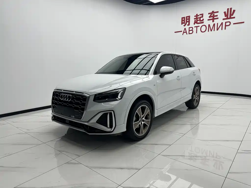 Audi Q2L 2022 35 TFSI Fashion