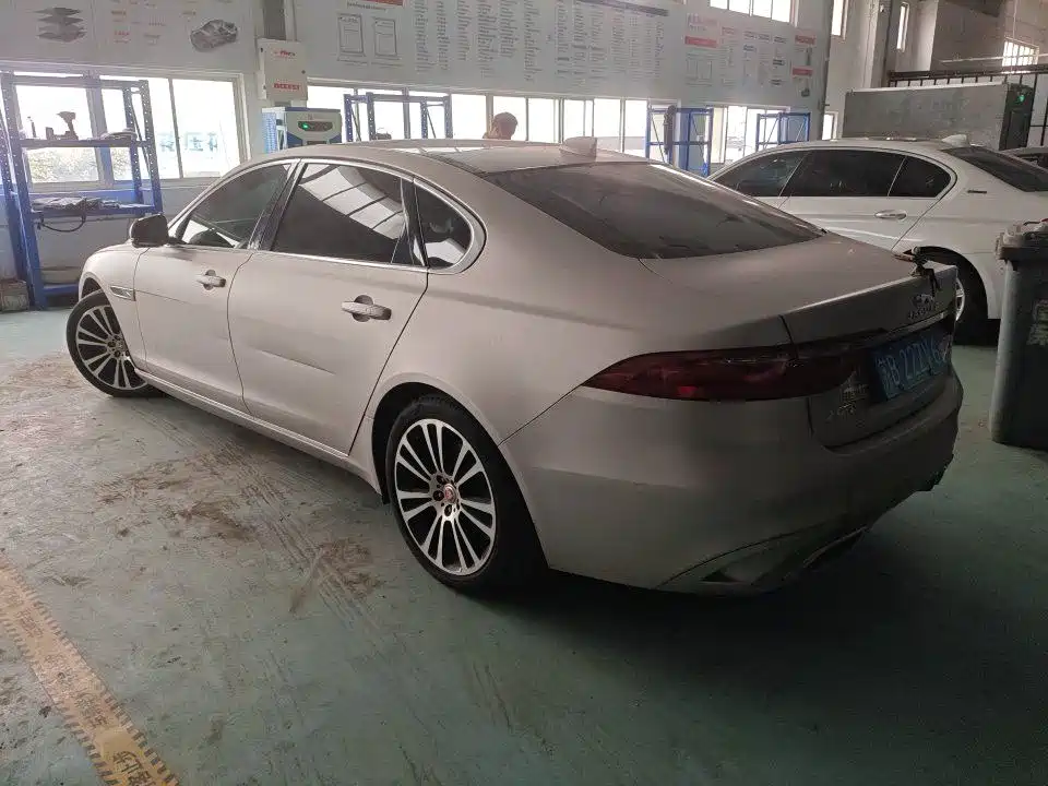 Jaguar XFL — миниатюра 8