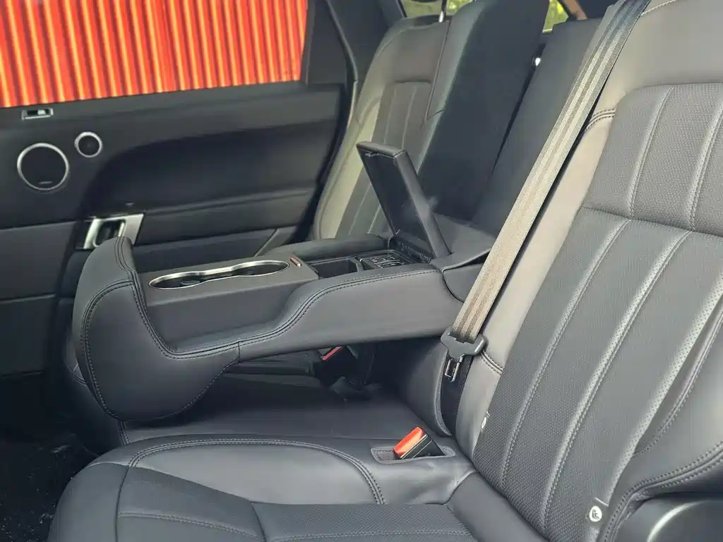 Land Rover Sport PHEV — миниатюра 7