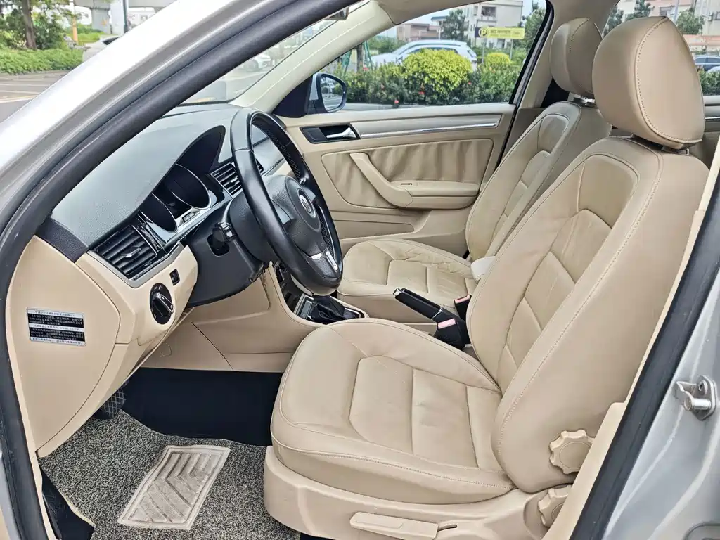 Volkswagen Bora — миниатюра 12
