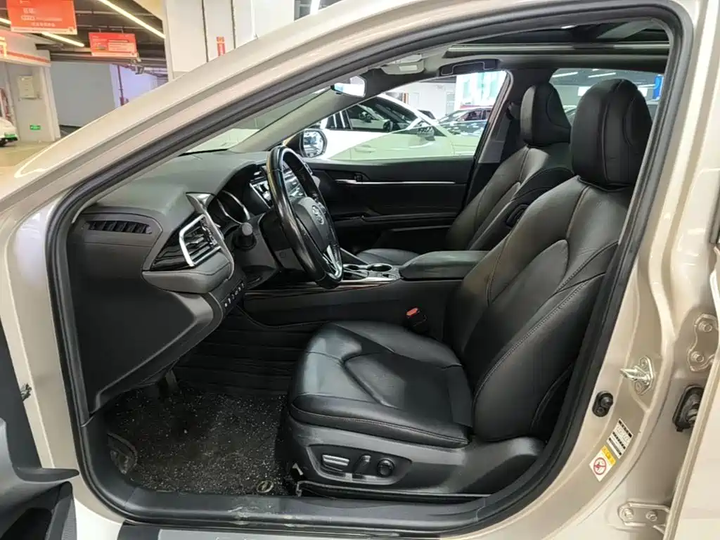 Toyota Camry — миниатюра 15
