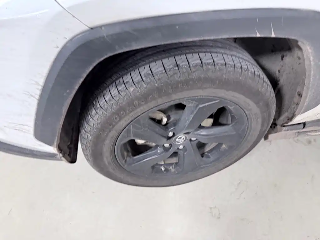Toyota RAV4 — миниатюра 5