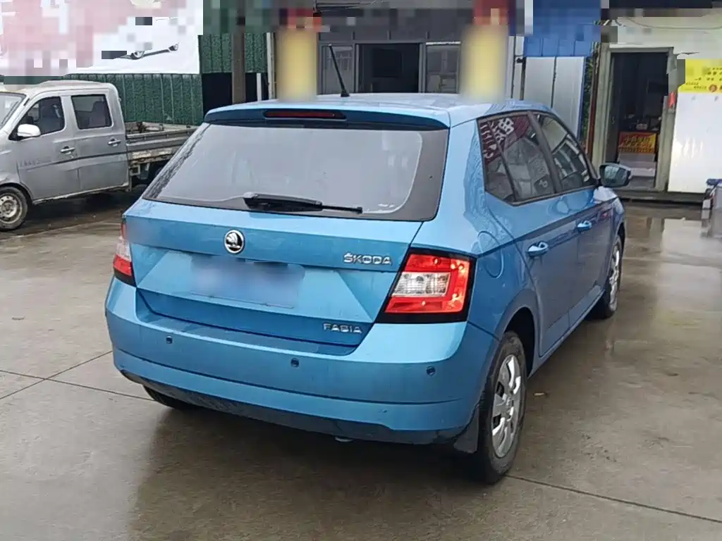 Skoda Fabia — миниатюра 7