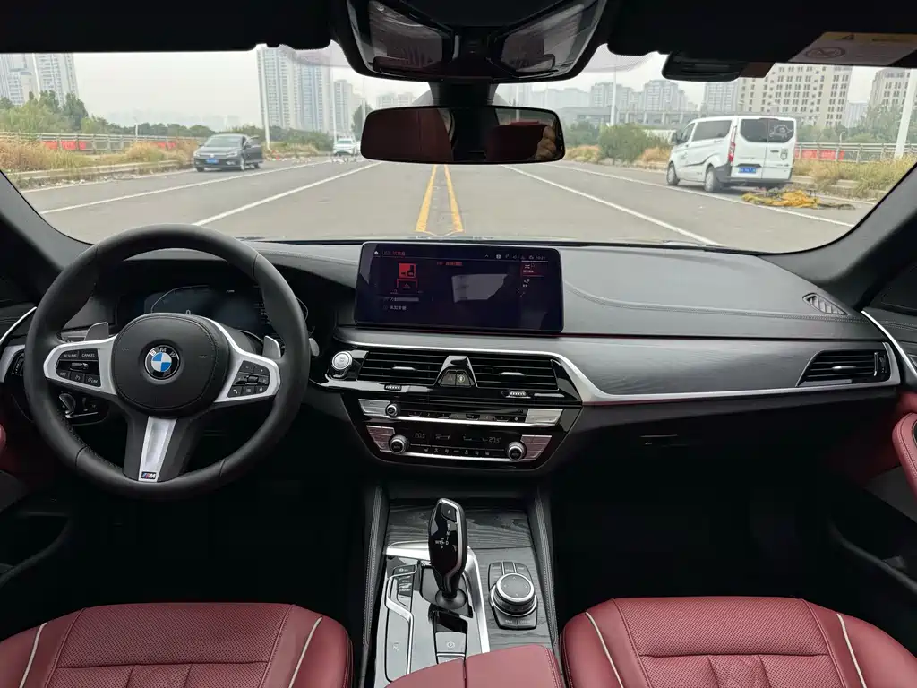 BMW 5 Series — миниатюра 22