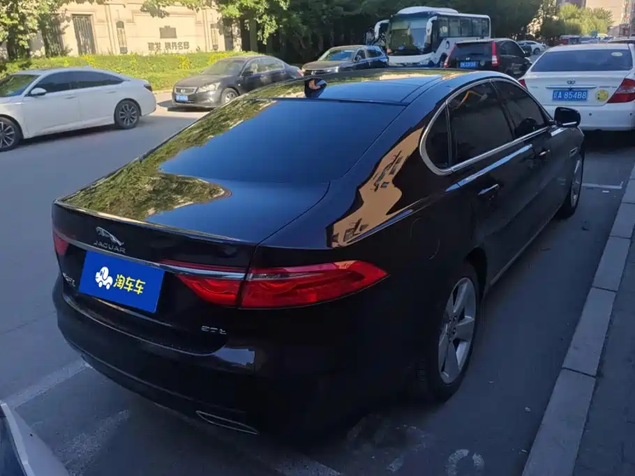 Jaguar XFL — миниатюра 3