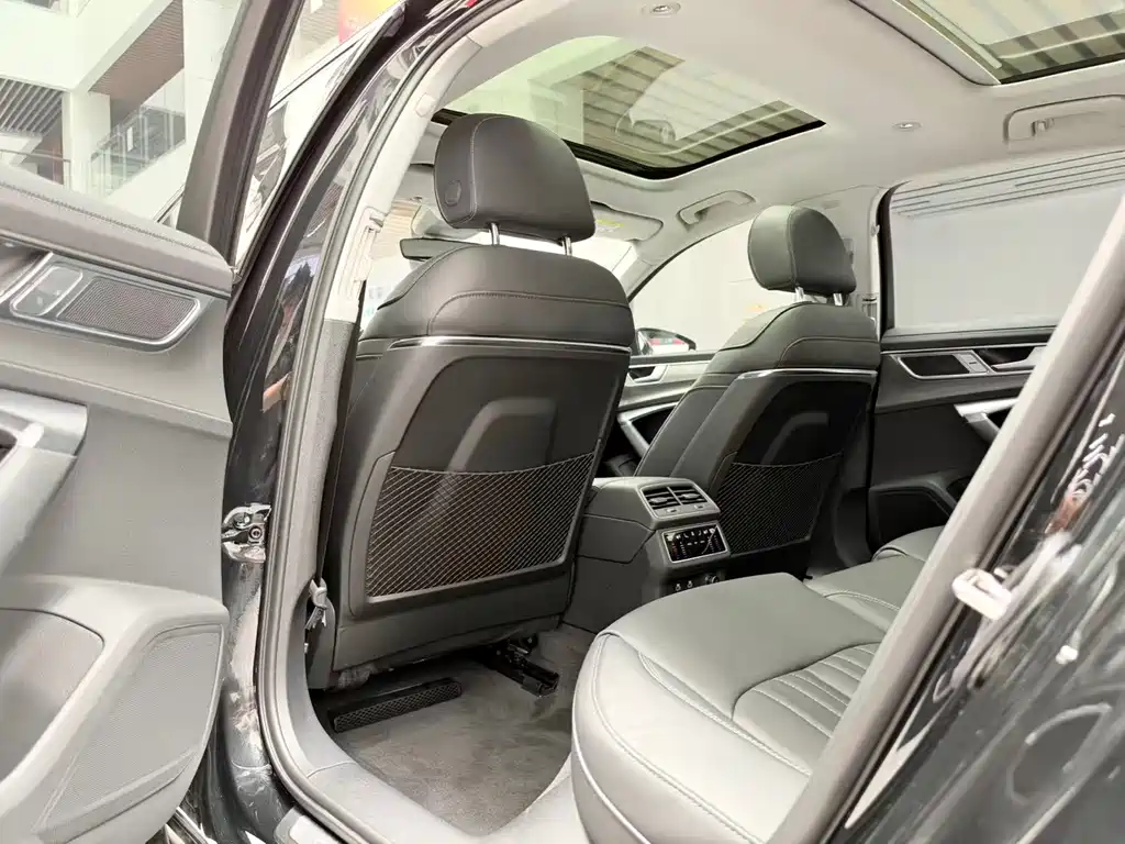 Audi A6L — миниатюра 12