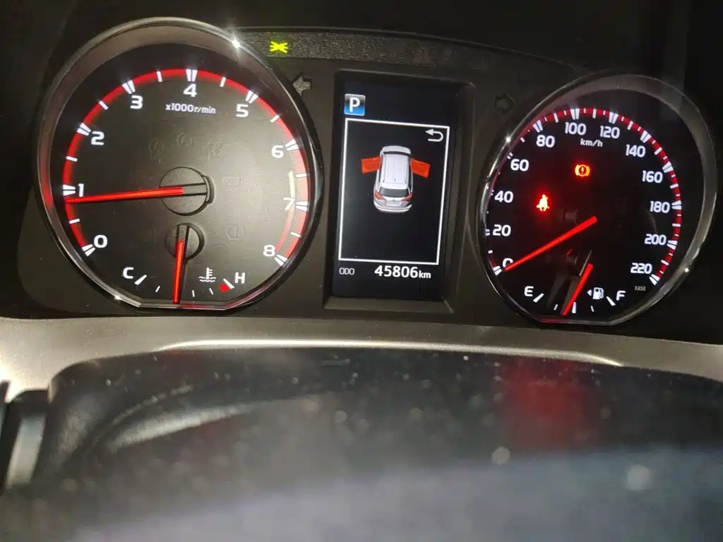 Toyota RAV4 — миниатюра 8