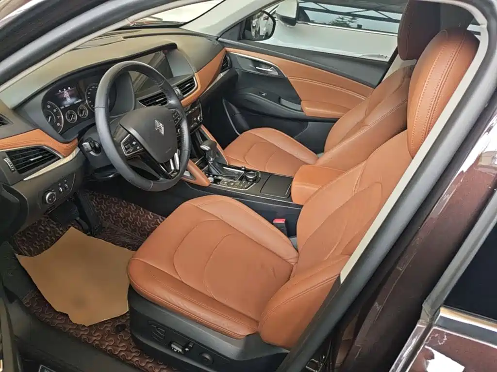 Borgward BX7 — миниатюра 15