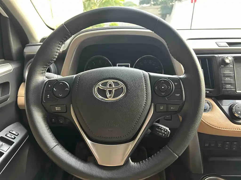 Toyota RAV4 — миниатюра 21