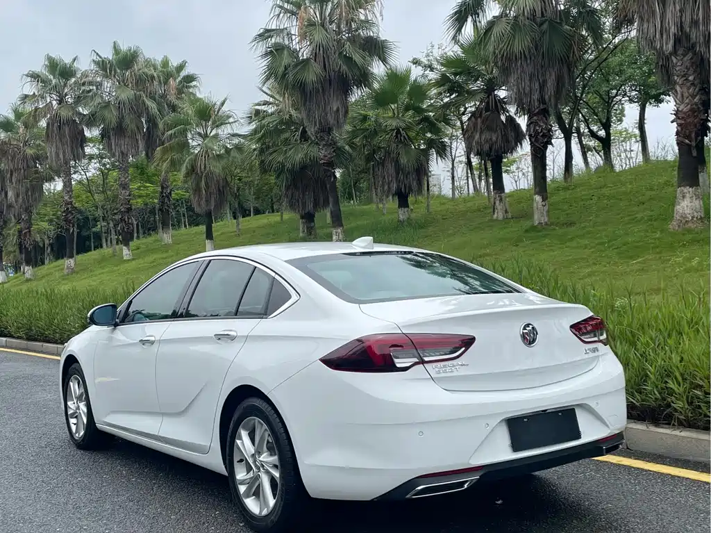 Buick Regal — миниатюра 4