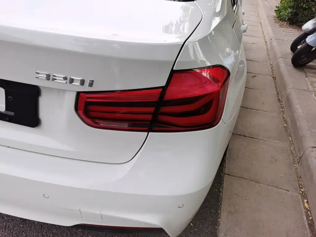 BMW 3 Series — миниатюра 8