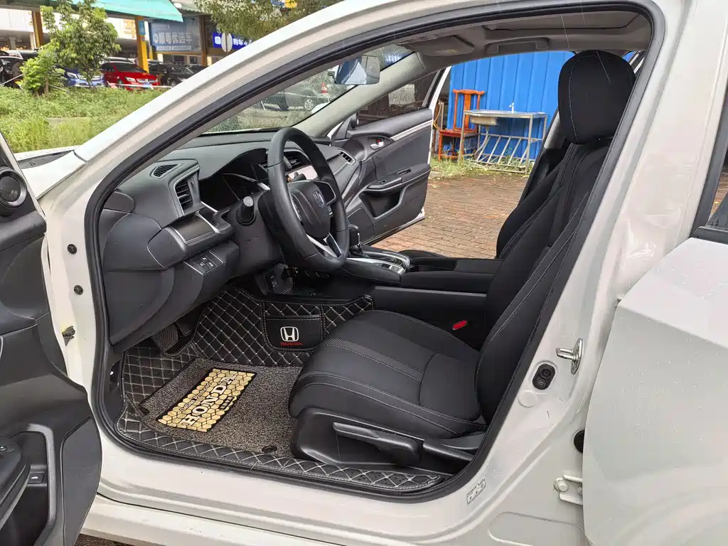 Honda Civic — миниатюра 9