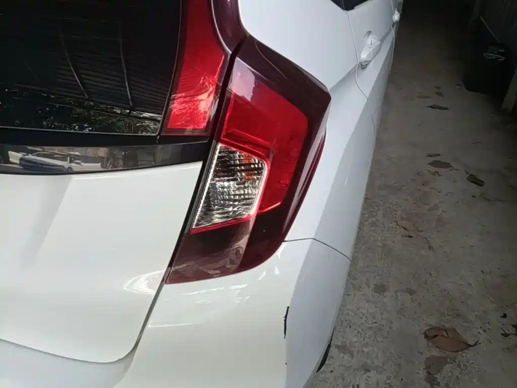 Honda Fit — миниатюра 8