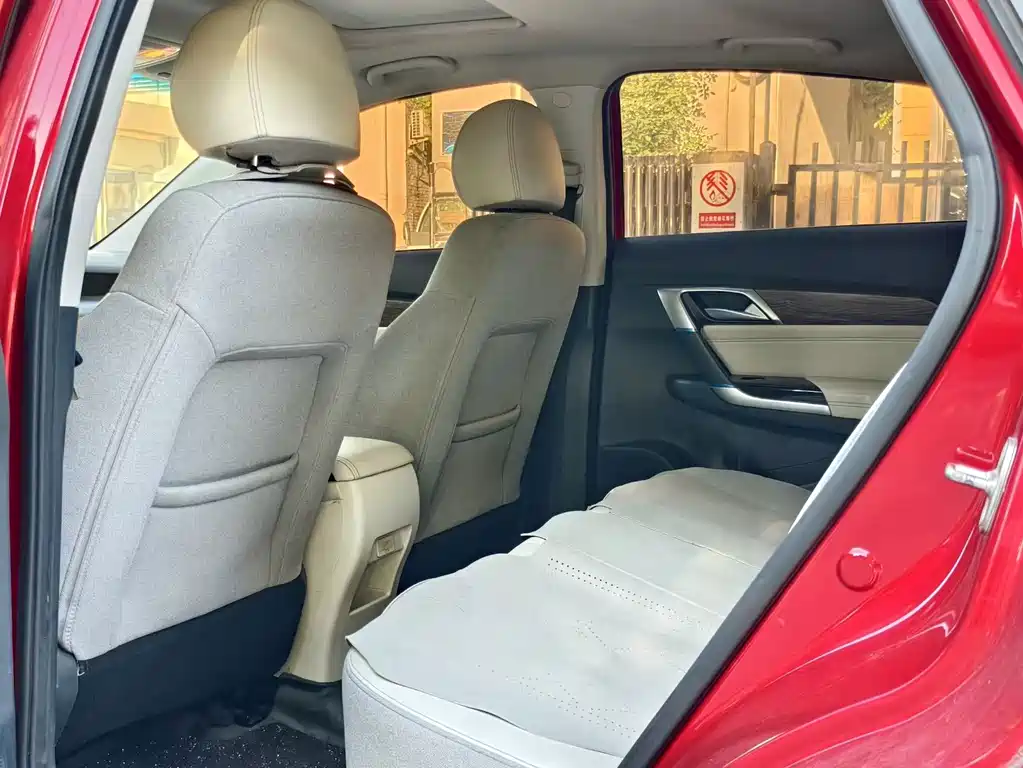 BAIC EU5 — миниатюра 9