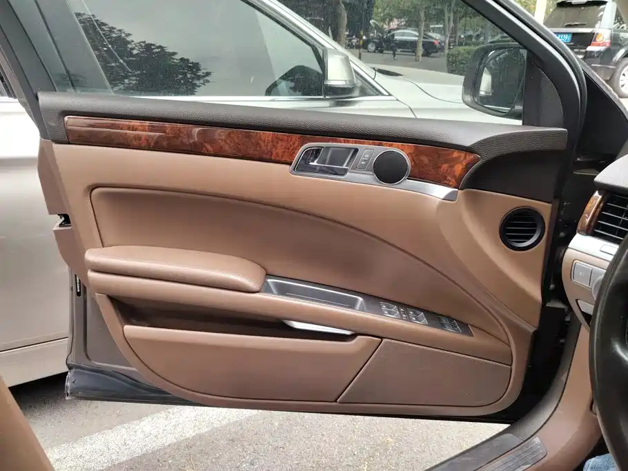Volkswagen Phaeton — миниатюра 7